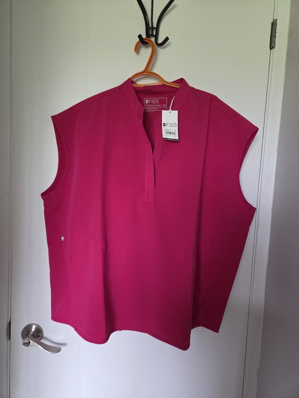 FIGS Ultra Rose Rafaela Scrub Top NWT + Zamora Petite Jogger Pants XL/2XL